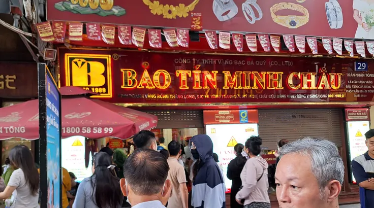 Vàng trong nước vẫn 'đủng đỉnh' dù thế giới hạ nhiệt