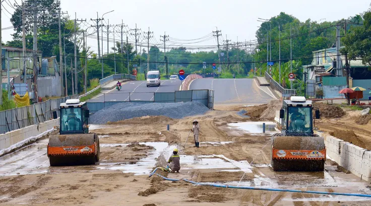 Nhiều gói thầu trong Dự án đường Vành đai 3 TPHCM bị chậm tiến độ