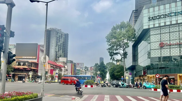 Diện mạo mới đường Lê Lợi sau 1 tháng chỉnh trang