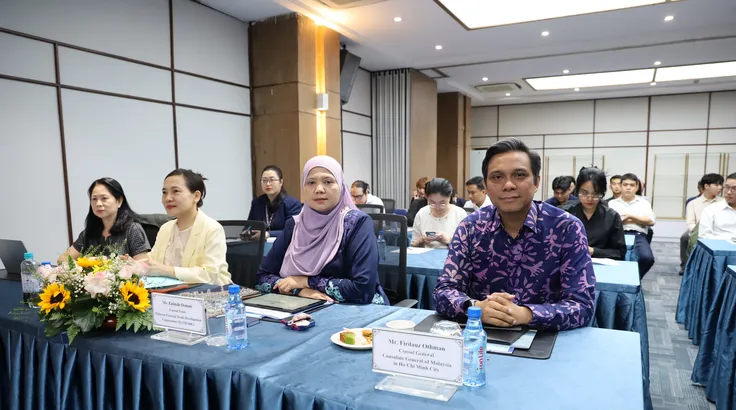 Khách mời tham dự hội thảo 