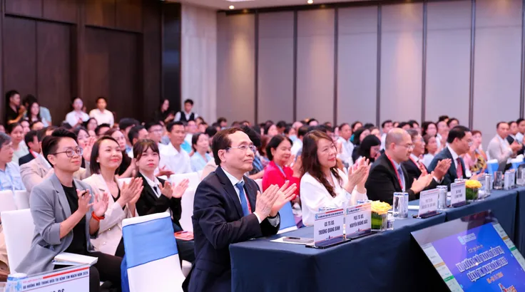 Đại biểu tham dự hội nghị 
