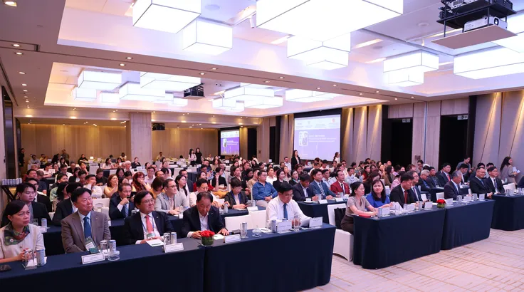 Đại biểu và doanh nghiệp tham dự diễn đàn 