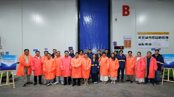Khách hàng tham quan hệ thống kho lạnh và trung tâm phân phối của ITL Logistics. 