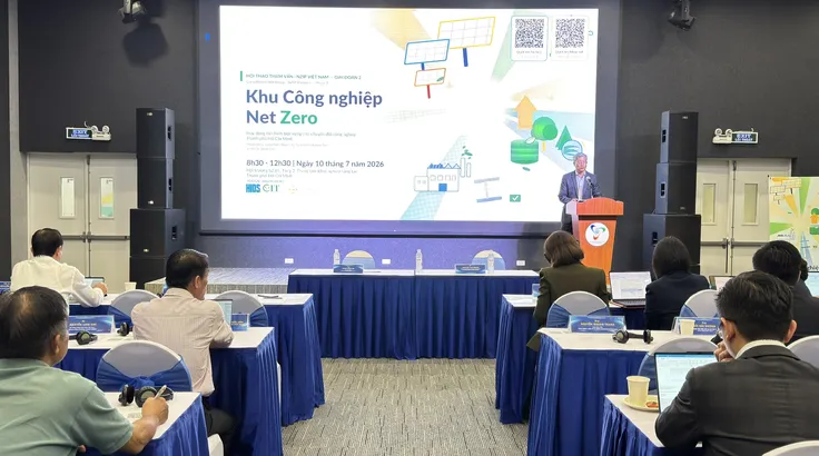 Ông Phạm Bình An, Phó Viện trưởng Viện Nghiên cứu phát triển TPHCM phát biểu tại hội thảo. Ảnh: ĐÌNH DƯ. 