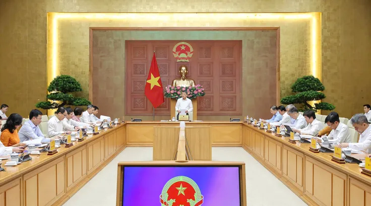 Thủ tướng Lê Minh Hưng chủ trì và phát biểu tại cuộc làm việc với Bộ Tài chính, sáng 29-4. Ảnh: VIẾT CHUNG