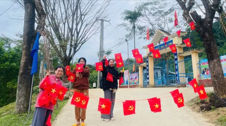 Sắc xuân hồi sinh mạnh mẽ trên vùng đất bão lũ lịch sử