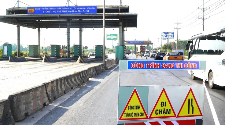 Đồng Nai: Bắt đầu tháo dỡ 2 trạm thu phí bỏ hoang trên quốc lộ 51