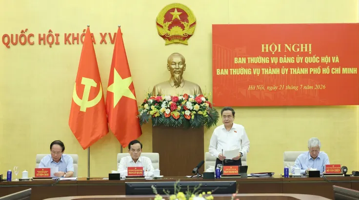 Chủ tịch Quốc hội Trần Thanh Mẫn chủ trì hội nghị, chiều 21-7. Ảnh: QUANG PHÚC