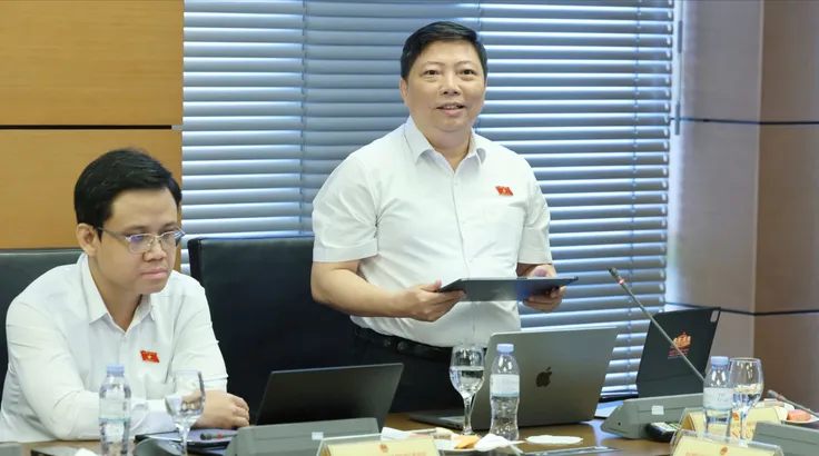 Chuyển từ 'gỡ khó khăn đơn lẻ' sang 'trao quyền kiến tạo'