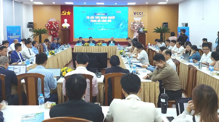 Diễn đàn quy tụ đông đảo nhà hoạch định chính sách, chuyên gia kinh tế và lãnh đạo doanh nghiệp. Ảnh: M.HOA