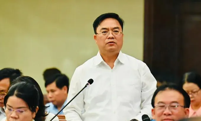 Giám đốc Sở Tài chính Hoàng Vũ Thảnh phát biểu chiều 1-4. Ảnh: Việt Dũng