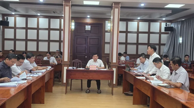 Đại diện chủ đầu tư dự án 119 Phổ Quang báo cáo tại buổi làm việc