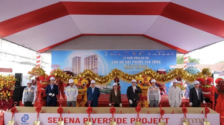 Các đại biểu trong nghi thức khởi công