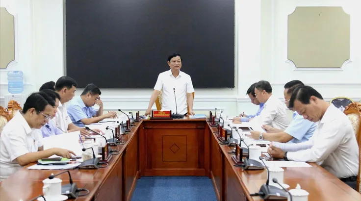 Đồng chí Võ Văn Minh chủ trì cuộc họp