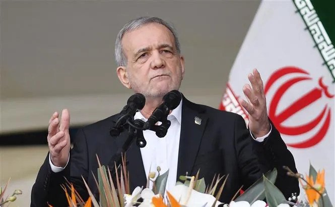 Tổng thống Iran Masoud Pezeshkian phát biểu tại thủ đô Tehran. Ảnh: THX/TTXVN