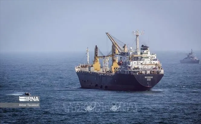 Tàu thuyền di chuyển trên Biển Đỏ. Ảnh: IRNA/TTXVN