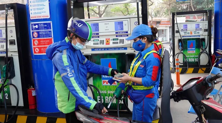 Lần đầu sử dụng quỹ bình ổn giá xăng, dầu