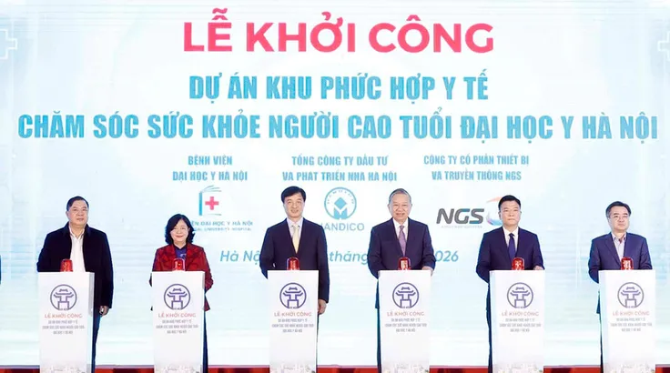 Tổng Bí thư Tô Lâm và các đại biểu thực hiện nghi thức khởi công. (Ảnh: Thống Nhất/TTXVN) 