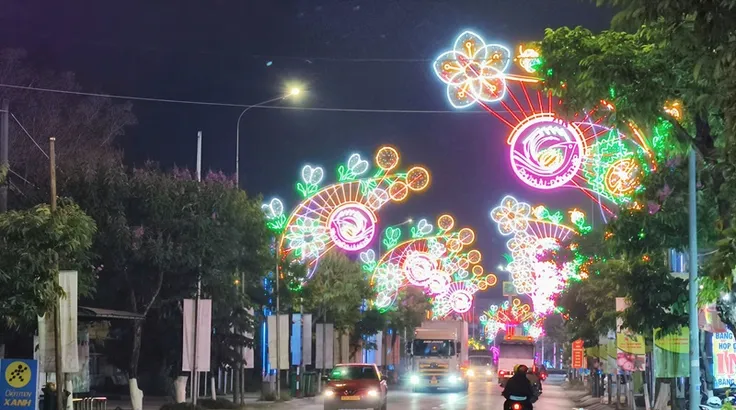 Tuyến Quốc lộ 80 đi qua địa bàn xã Phú Hựu