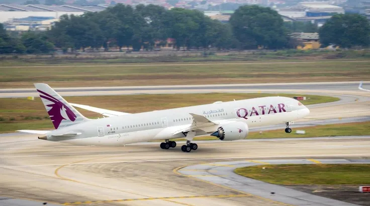 Trong các ngày từ 28/2 đến 2/3, do căng thẳng quân sự leo thang tại Trung Đông, 13 chuyến bay của các hãng hàng không khu vực này đi và đến Việt Nam đã bị hủy, khiến khoảng 2.800 hành khách tại Cảng Hàng không quốc tế Nội Bài phải thay đổi kế hoạch di chuyển. Ảnh Phan Công.