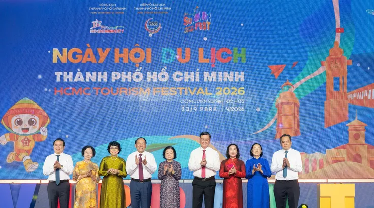 Các đại biểu thực hiện nghi thức khai mạc Ngày hội. (Ảnh: Mỹ Phương/TTXVN.) 