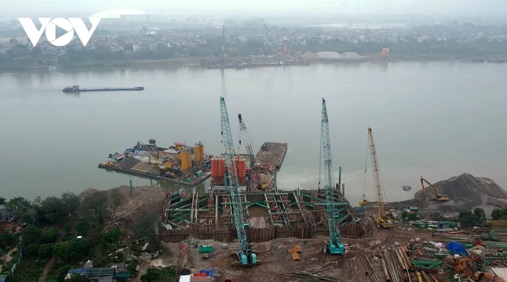 Cầu Tứ Liên đang đẩy nhanh tiến độ thi công.