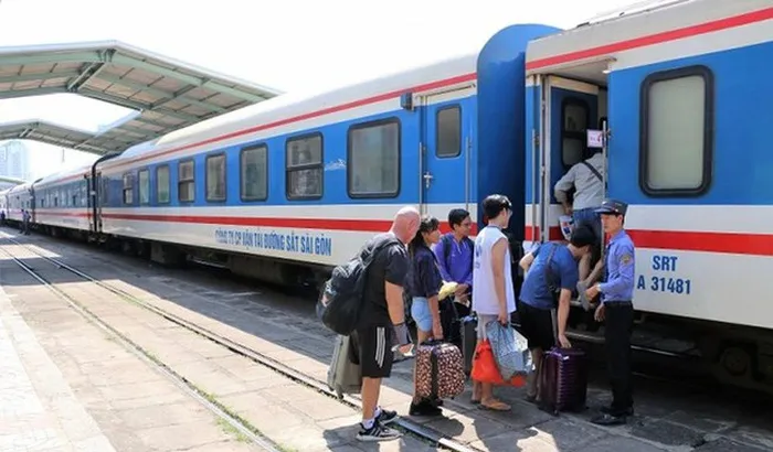 Ngành đường sắt vận chuyển gần 400.000 lượt hành khách dịp lễ