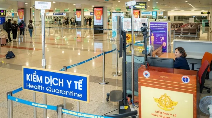 Ngành hàng không tăng cường kiểm soát dịch Ebola xâm nhập