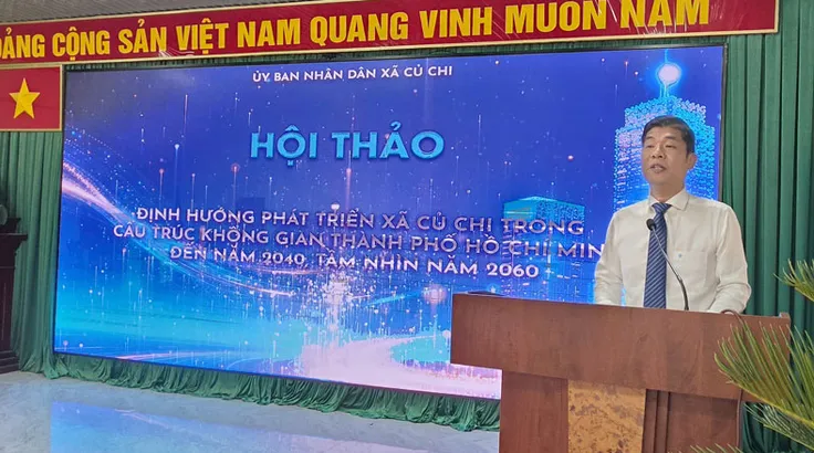 Chủ tịch UBND xã Củ Chi Phạm Kiều Hưng phát biểu khai mạc hội thảo