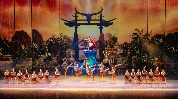 Đất Nước Thiên Hùng Ca nhận được đánh là “must-see show” của Việt Nam từ giới chuyên môn