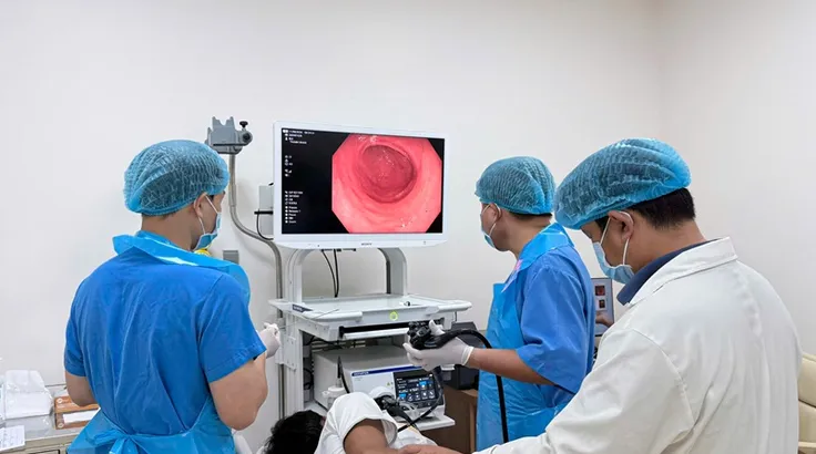 Hệ thống nội soi hiện đại tại trung tâm.