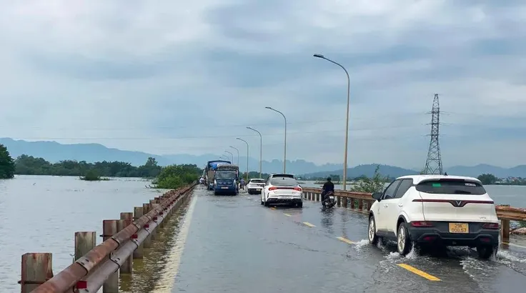 Hà Nội phát lệnh báo động lũ trên 4 sông Tích, Đáy, Nhuệ và Bùi.