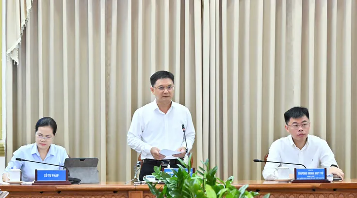 Phó Chủ tịch UBND TPHCM Nguyễn Mạnh Cường phát biểu định hướng hội nghị. Ảnh: VIỆT DŨNG