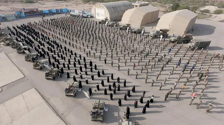 Iran tạm đóng một phần eo biển Hormuz