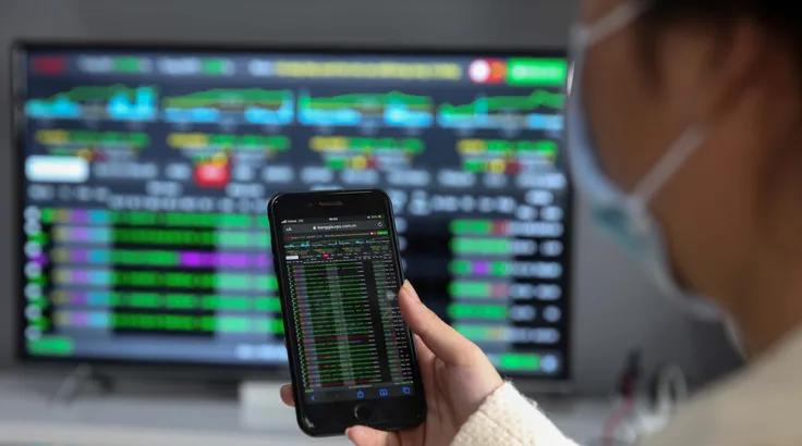 VN Index tăng hơn 60 điểm sau phiên ‘thảm họa’