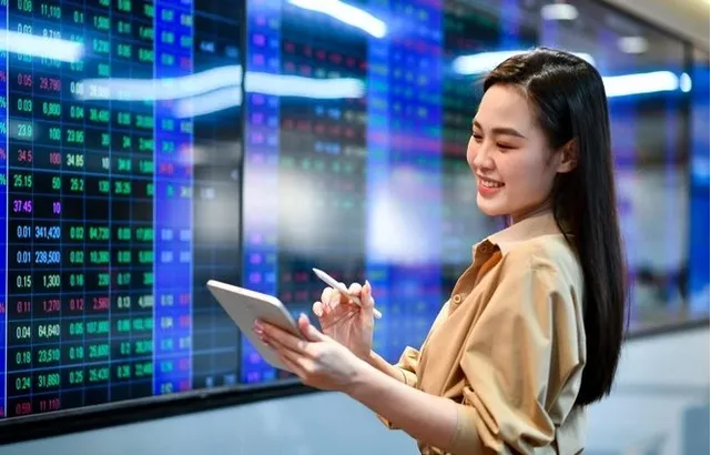 Cổ phiếu ngân hàng và chứng khoán ‘bung nóc’