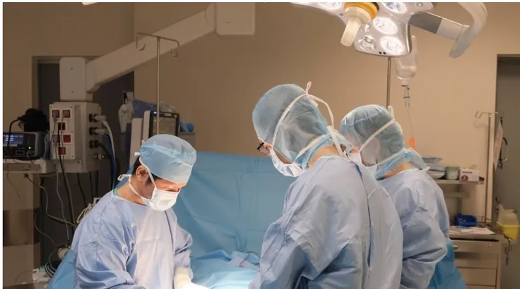 Điều trị thành công ca giãn tá tràng khổng lồ đầu tiên tại Việt Nam