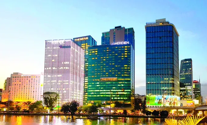 Trung tâm Tài chính Quốc tế Việt Nam tại TPHCM nhìn từ bến Bạch Đằng. Ảnh: HOÀNG HÙNG