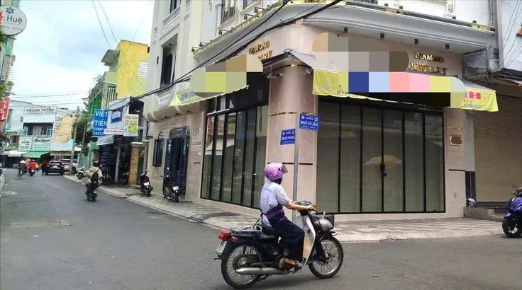 Hàng loạt tiệm vàng tại Đồng Nai, Lâm Đồng bất ngờ đóng cửa
