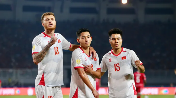 Đội tuyển Việt Nam giành chiến thắng thuyết phục 3-0 ngay trên sân của Indonesia. ẢNH: TÔ AN