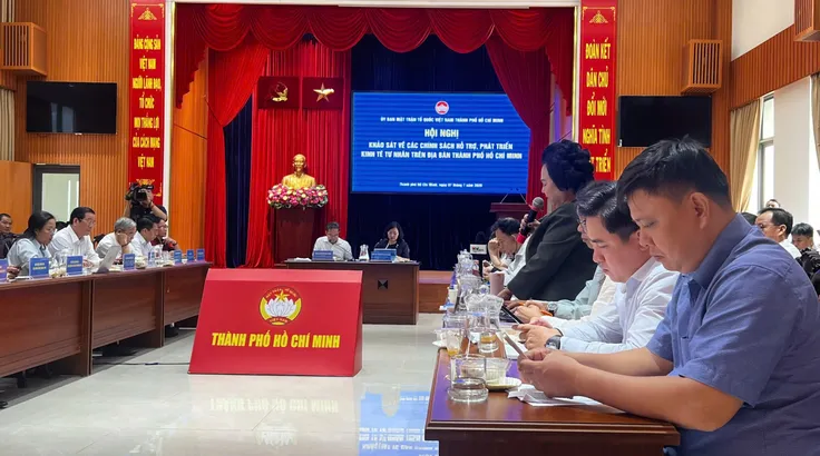 Quang cảnh hội nghị khảo sát về các chính sách hỗ trợ, phát triển kinh tế tư nhân trên địa bàn TPHCM. Ảnh: ÁI VÂN