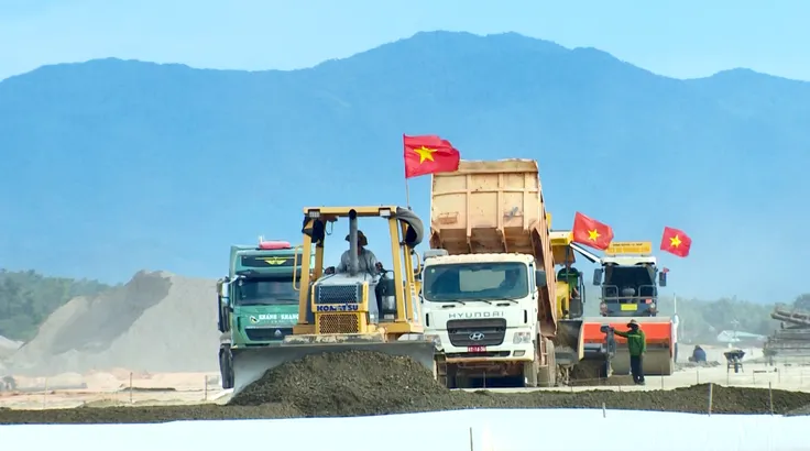 Đường băng mới sân bay Phù Cát chạy đua về đích