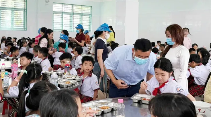 Lách quy định để thu quỹ trường, quỹ lớp