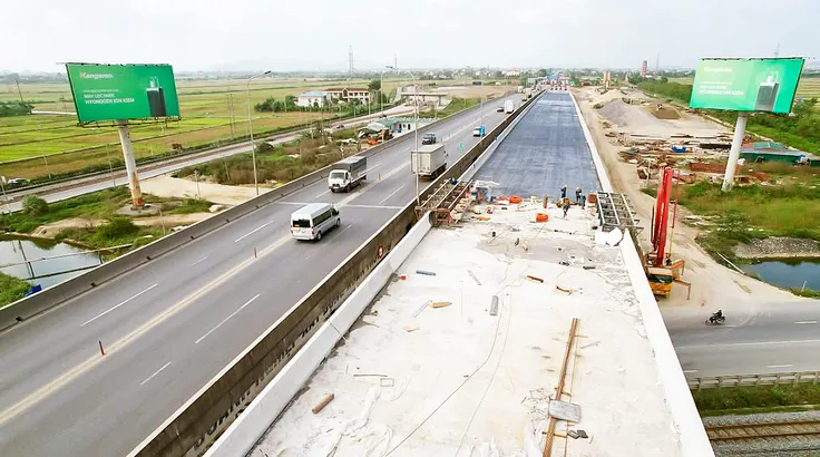 Thi công xuyên Tết Dương lịch trên các công trình trọng điểm