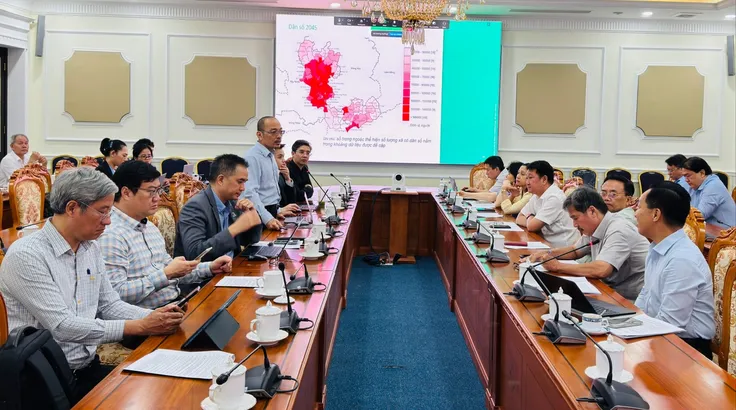 Buổi khảo sát lần 2 về công tác lập Quy hoạch tổng thể TPHCM - tầm nhìn 100 năm. Ảnh: ĐÌNH DƯ