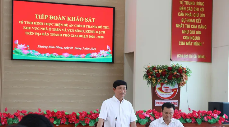 Chủ tịch HĐND TPHCM Võ Văn Minh phát biểu tại buổi làm việc. Ảnh: QUỐC HÙNG