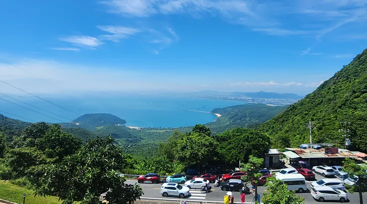 Huế là một trong những điểm đến được du khách tìm kiếm nhiều trong dịp này. Ảnh: THU HÀ