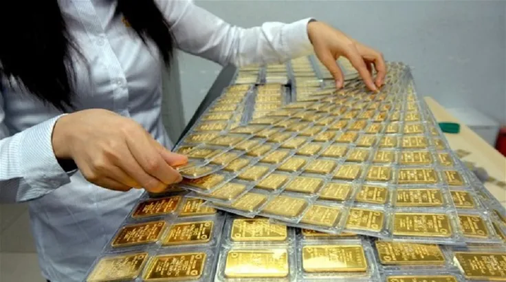 Vì sao giá vàng biến động trái quy luật? 