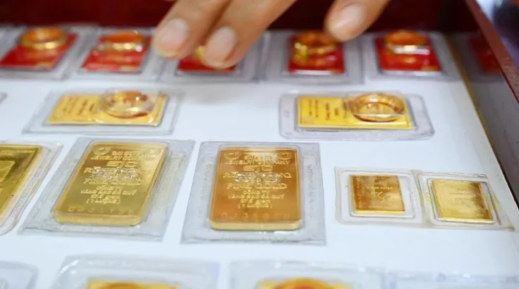 Vàng trong nước giảm gần 5 triệu đồng một lượng