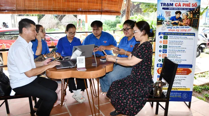 Cán bộ gần dân hơn nhờ mô hình 'cà phê số' 